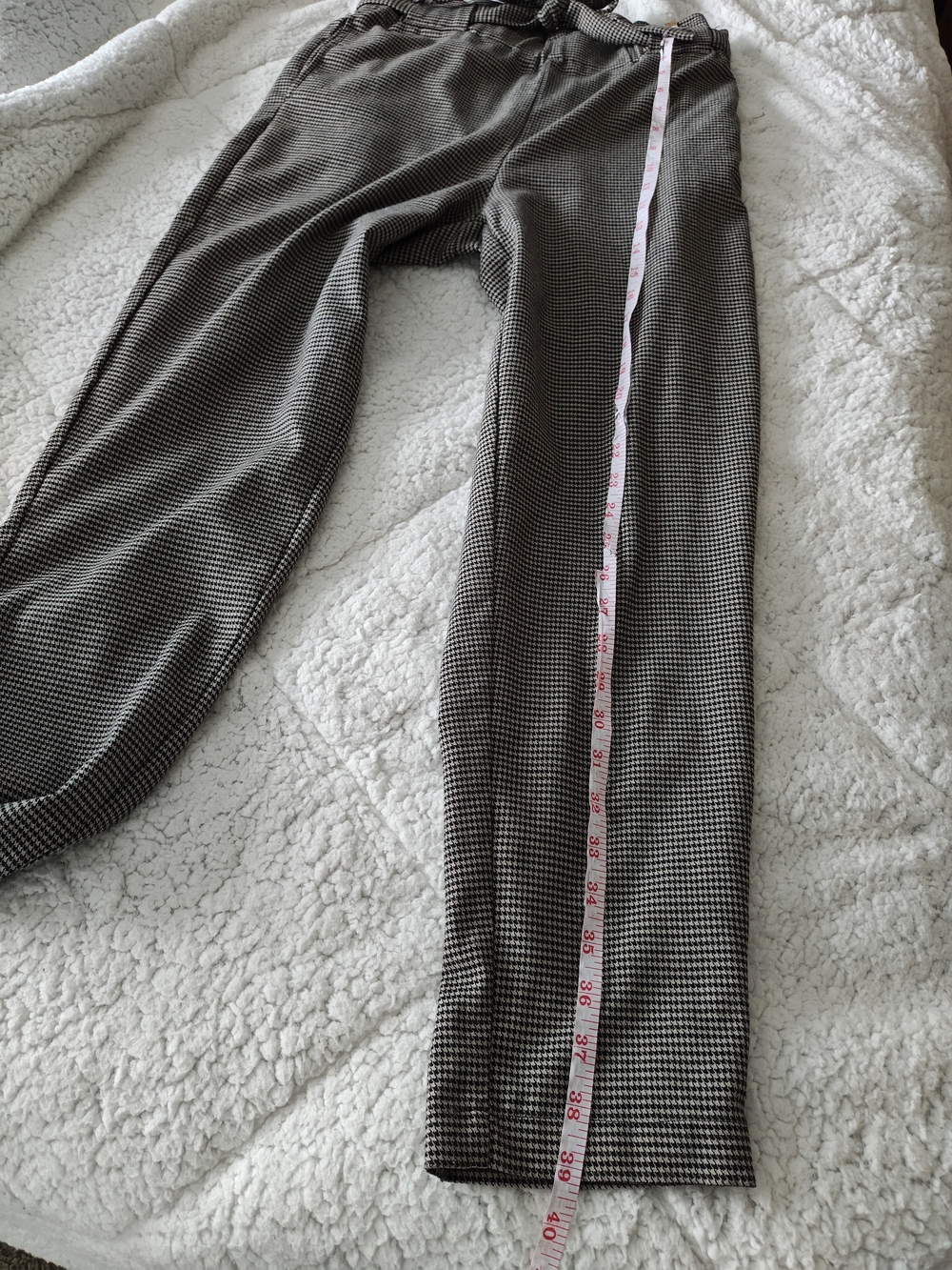 Harlow High-Waist 14,5," Paperbag Trousers in Taupe Houndstooth - Picture 9 of 12